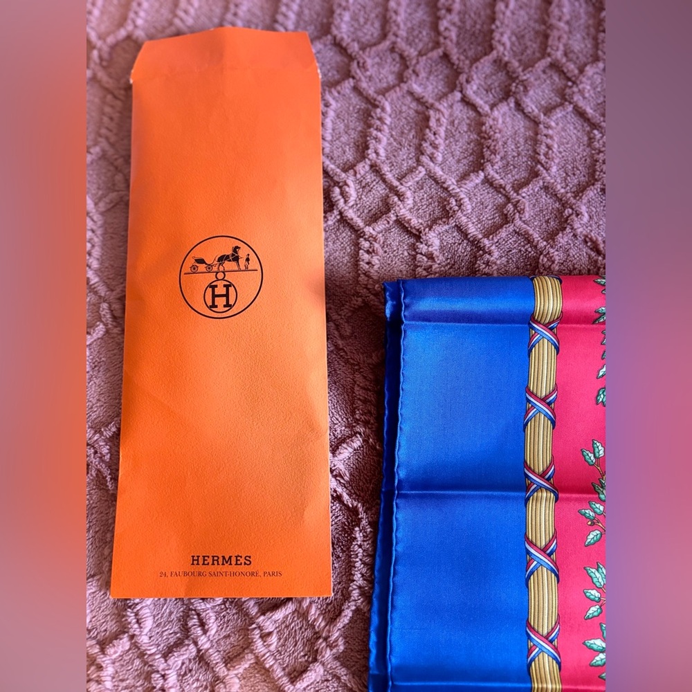 Hermès Scarf "République Française - Liberté, Égalité, Fraternité " 1989 - Picture 3 of 6